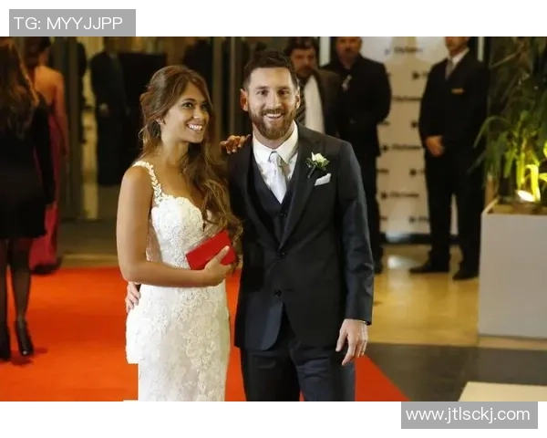 日本足球明星的女友们：她们的爱情故事与生活点滴揭秘